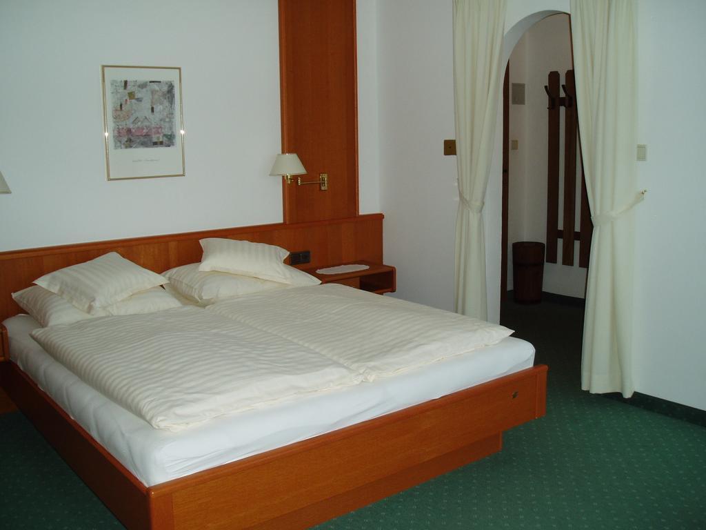 Haus Fichtenstamm Seefeld in Tirol Zimmer foto